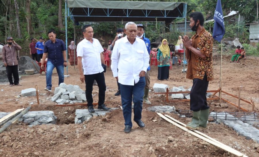 Subardi Tinjau Pembangunan 5 Balai Dusun di Gunungkidul